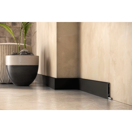 Czarna listwa przypodłogowa PF081B DuroFit Premium Floor